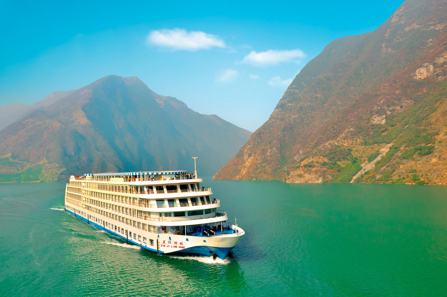 长江三峡星际领航号游轮重庆到宜昌航线