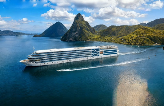 长江三峡长江行揽月号游轮重庆到宜昌航线