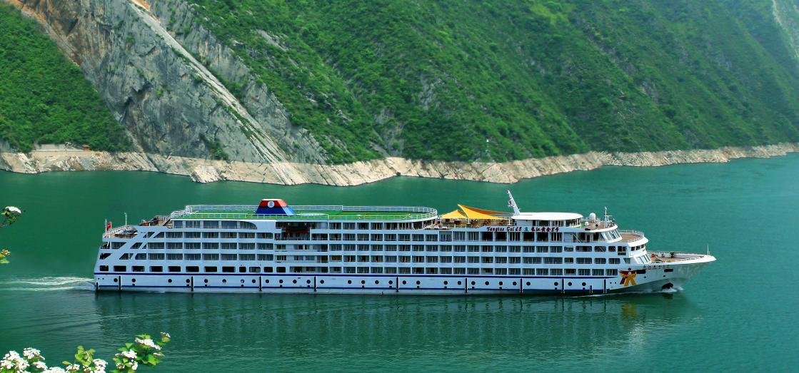 长江三峡黄金八号游轮重庆到宜昌航线