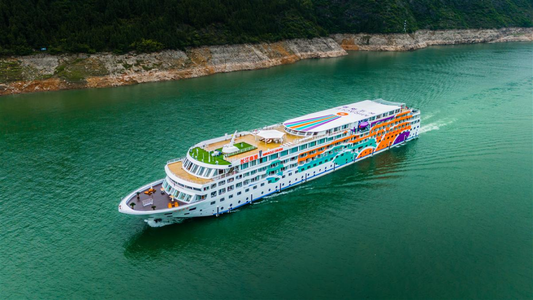 长江三峡长江奇迹号游轮重庆到宜昌航线